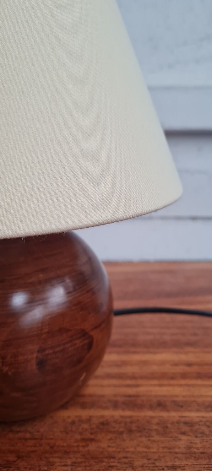 Walnut ball lamp