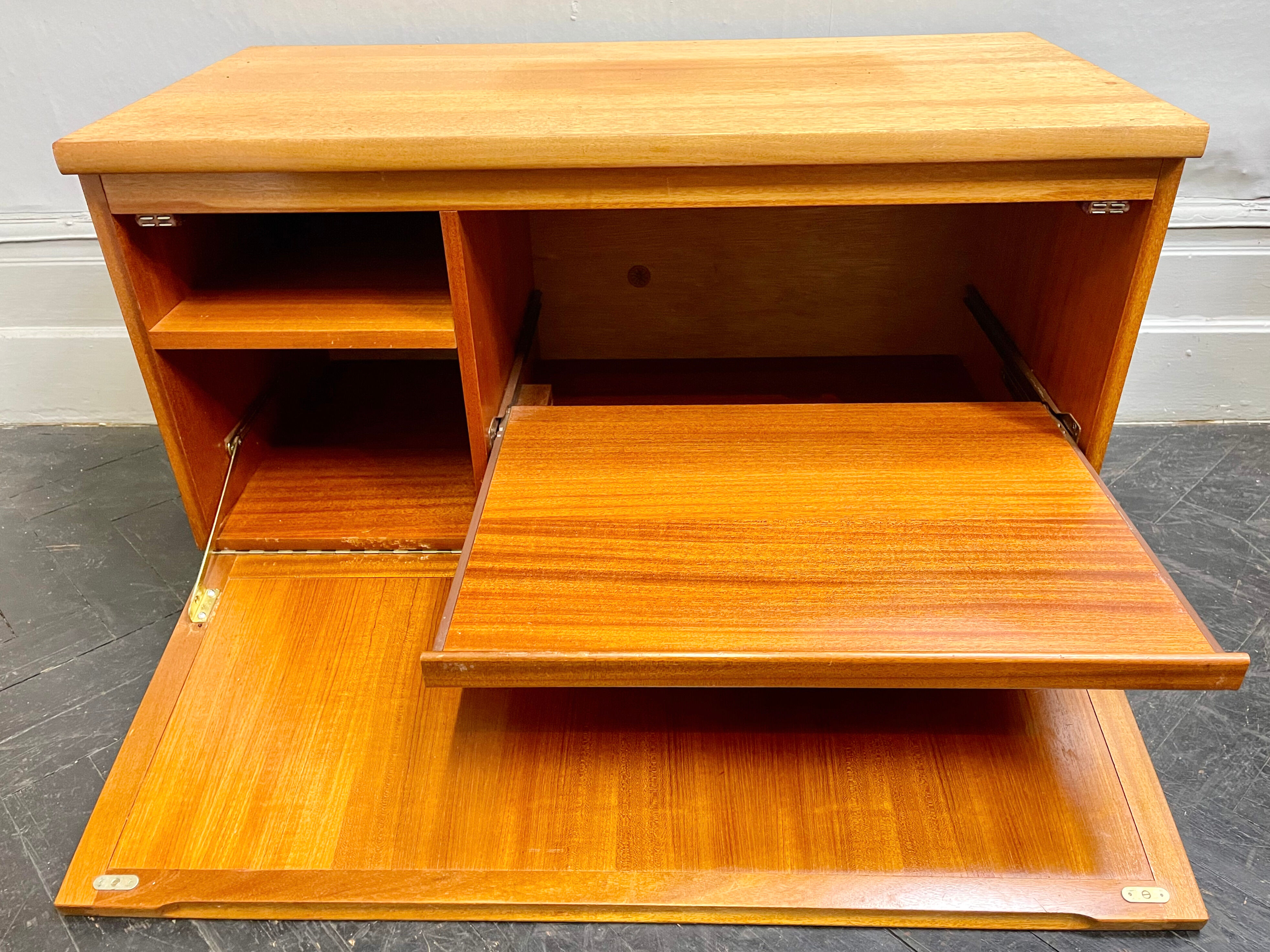 Vintage TV Stand Media Cabinet Sideboard by Nathan Parker Knoll