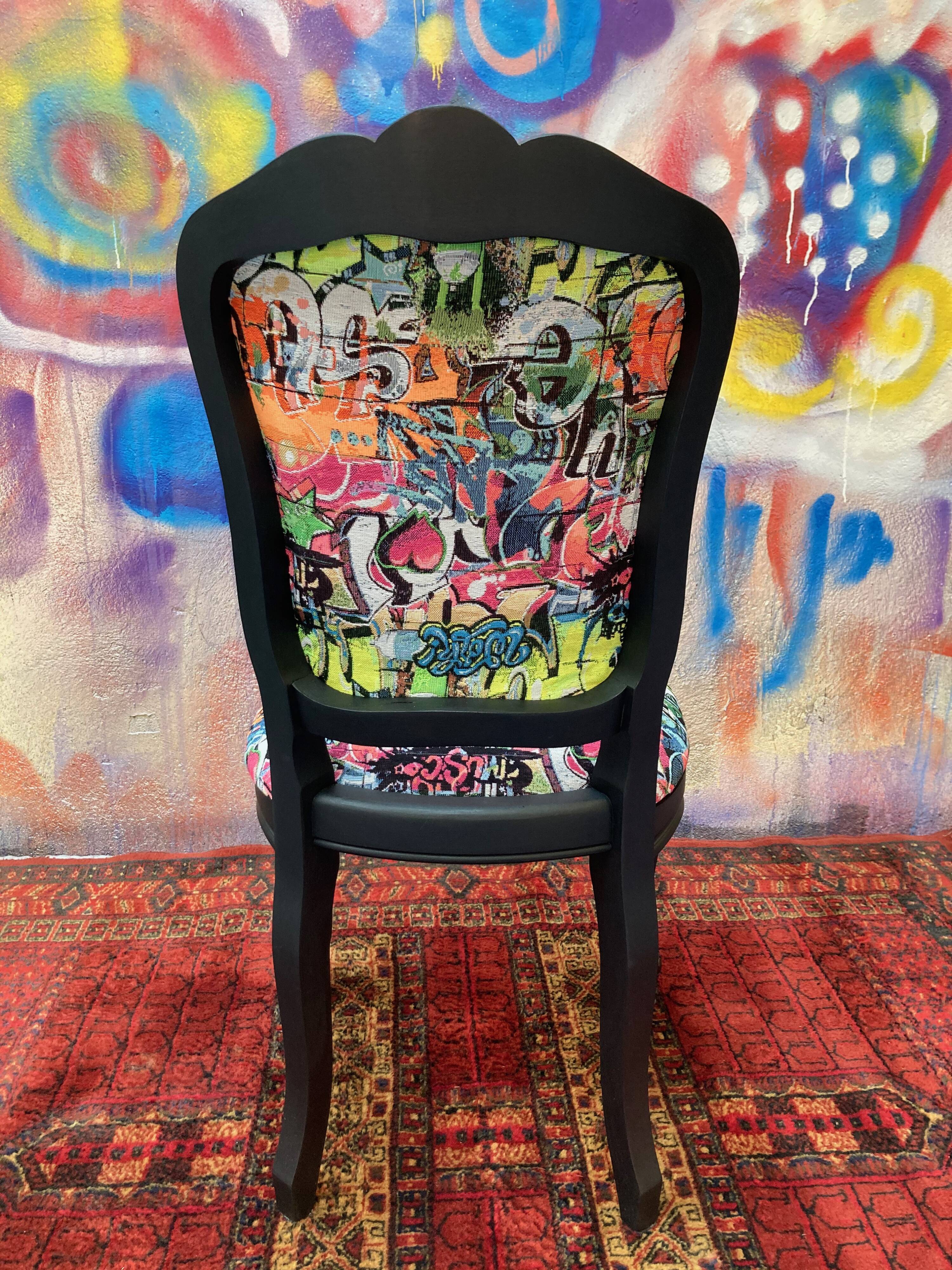 Street art noire chair