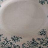 7 assiettes plates modèle Jane à décor floral vert foncé Saint-Amand