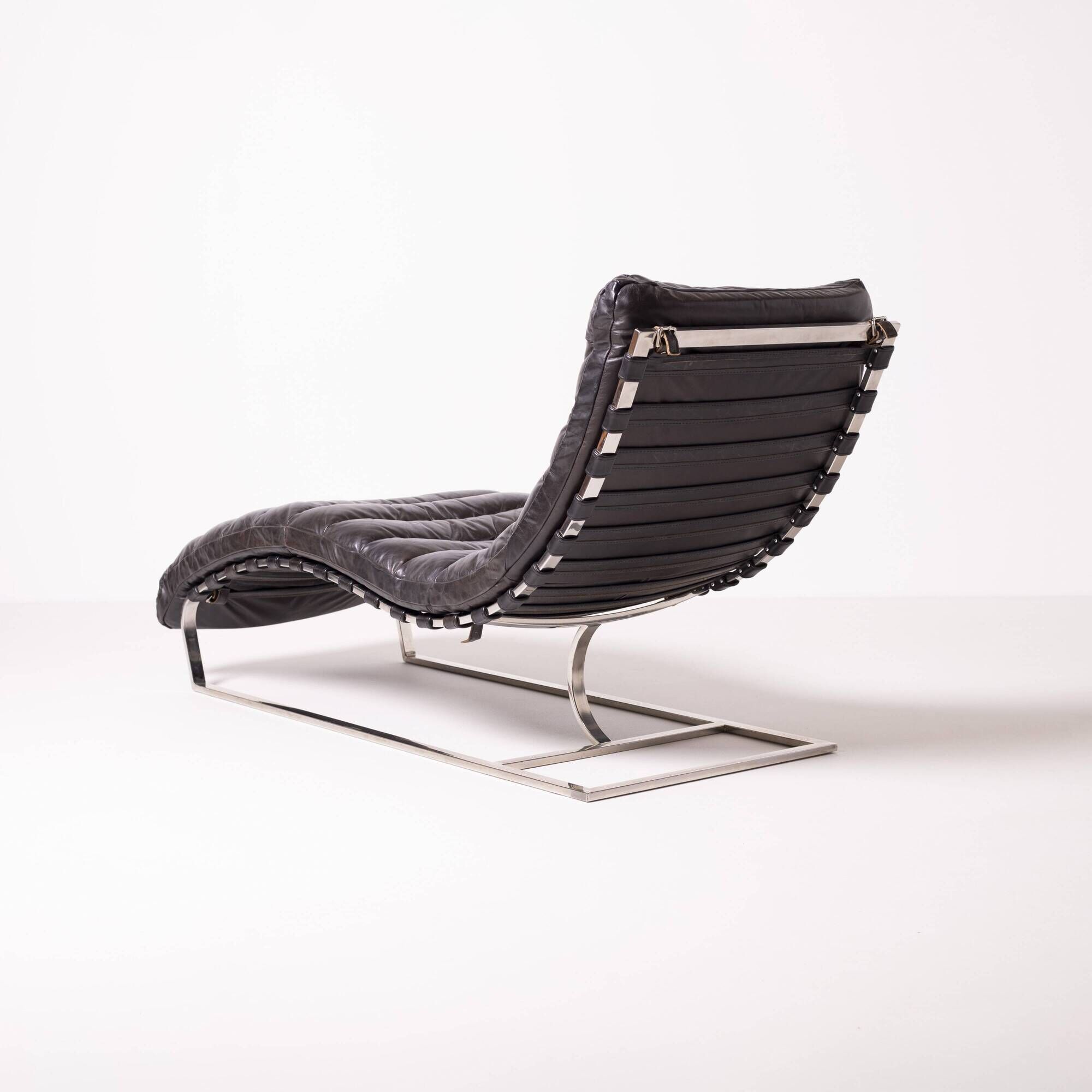 Oviedo mid-century vintage style chaise longue in dark brown leather and chrome