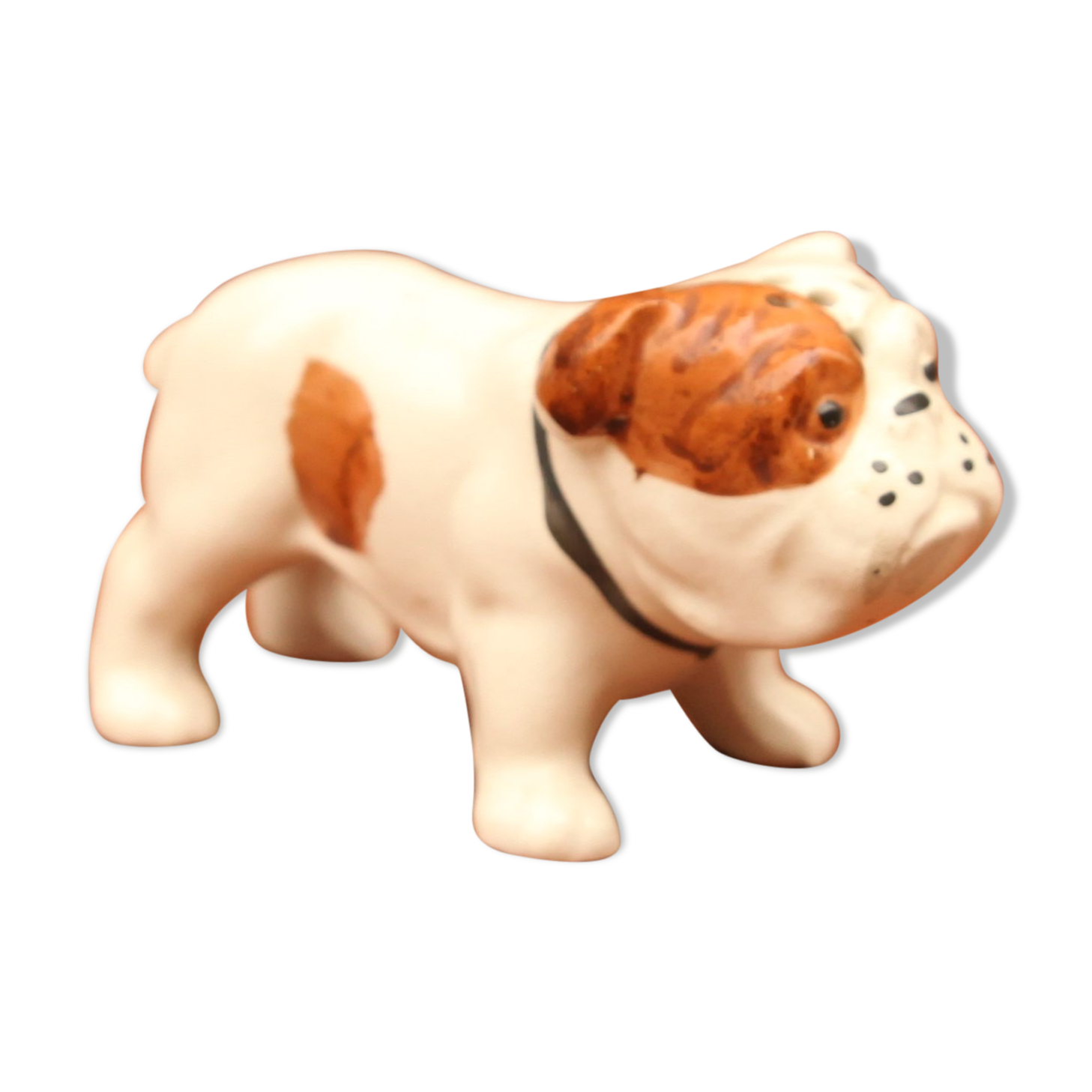 Zoomorphic dog-shaped salt shaker