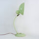 Lampe de bureau soucoupe en métal vert orientable. année 50