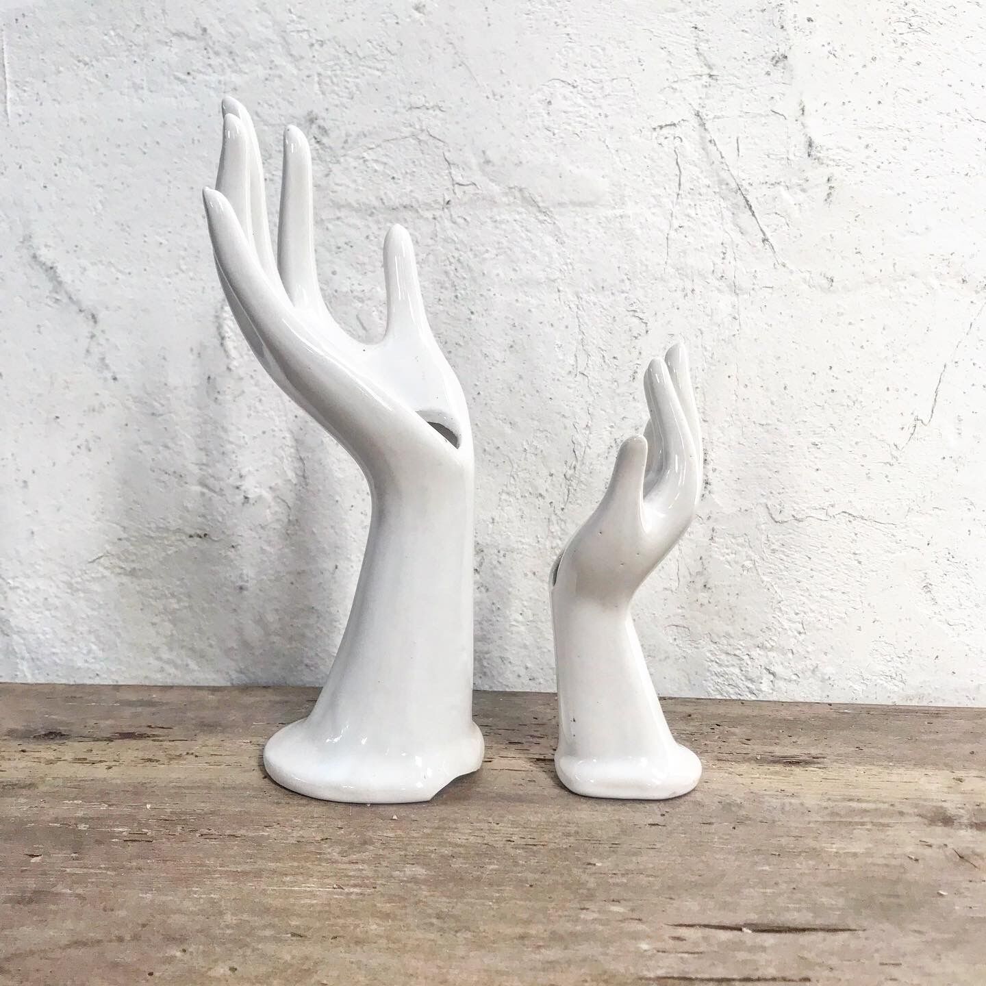 Duo de mains baguier blanches