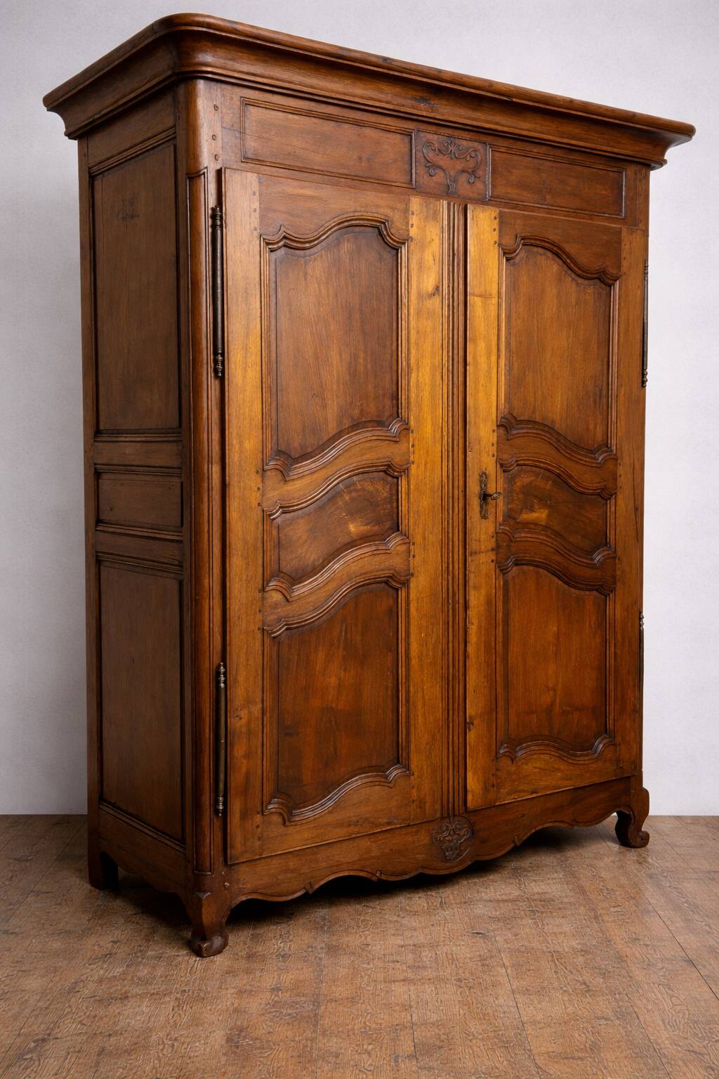 regional wardrobe from the Louis XV period, in solid walnut