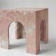 Table d'appoint en marbre rose