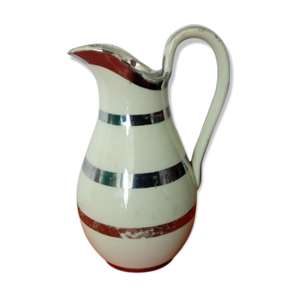 Old pitcher in earthenware de Langeais bec pince