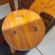 Lot 2 tabourets bois arts and crafts