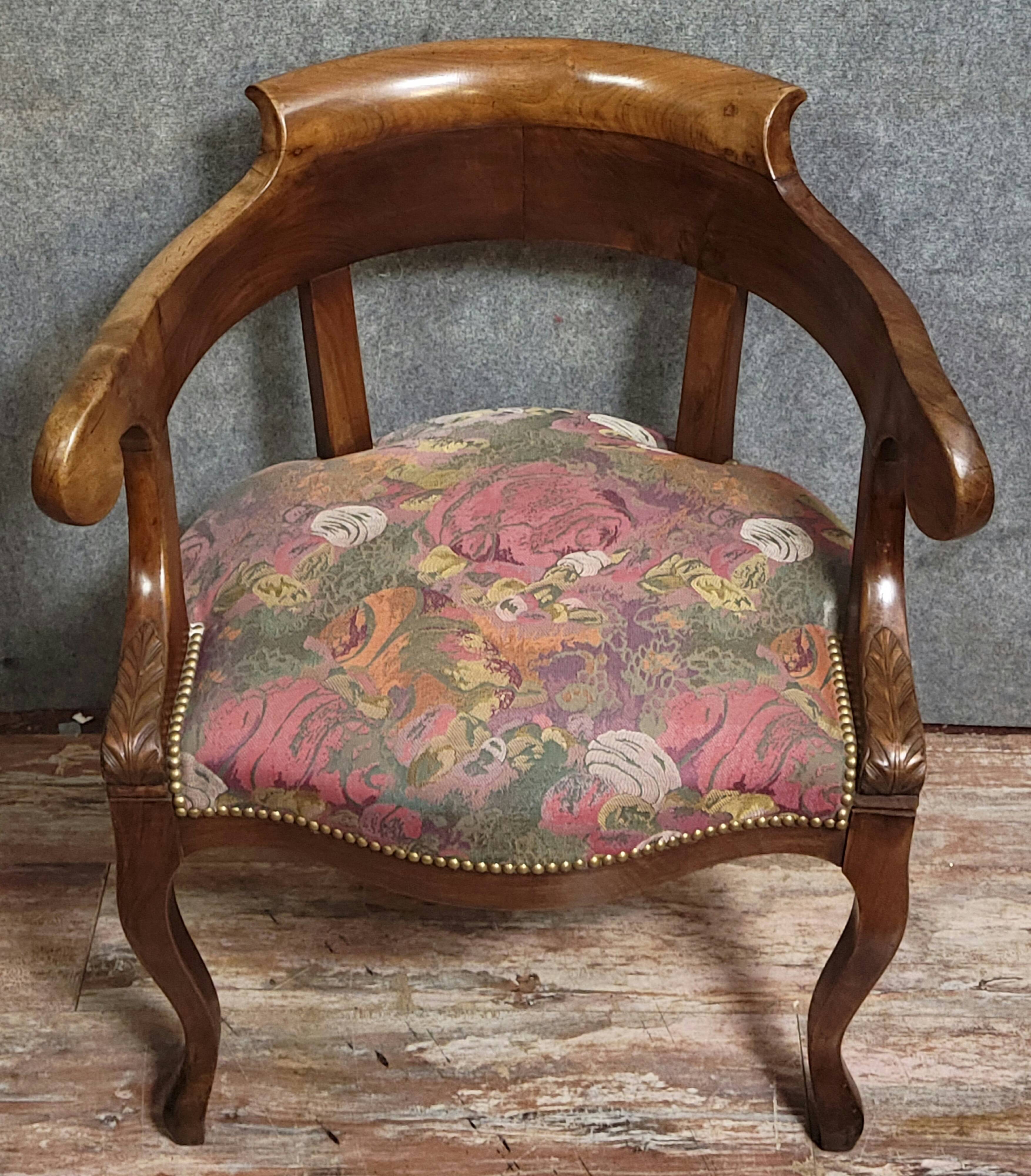 Gondola office chair from the Restoration period, dating from the early 19th century.