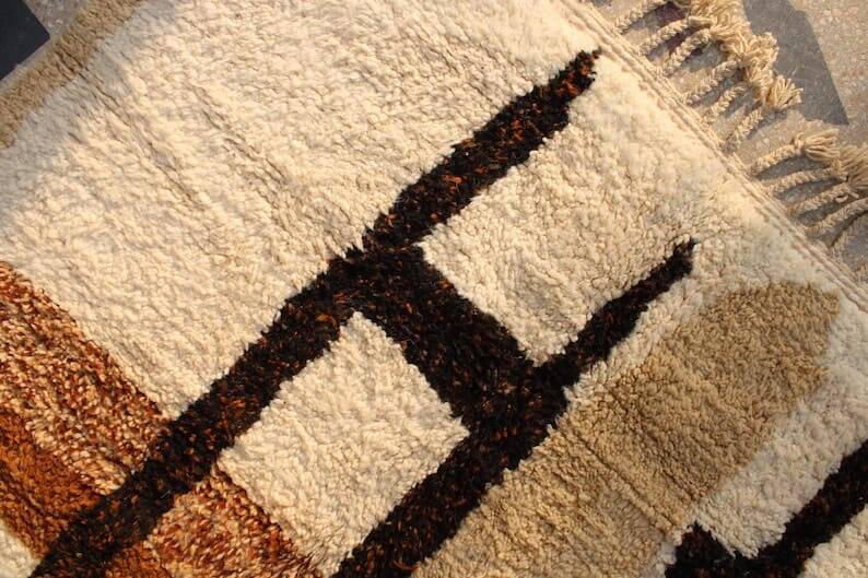 Handmade Berber Beni Ouraine rug, size 150 x 250 cm