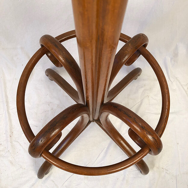 Parrot coat rack in bentwood