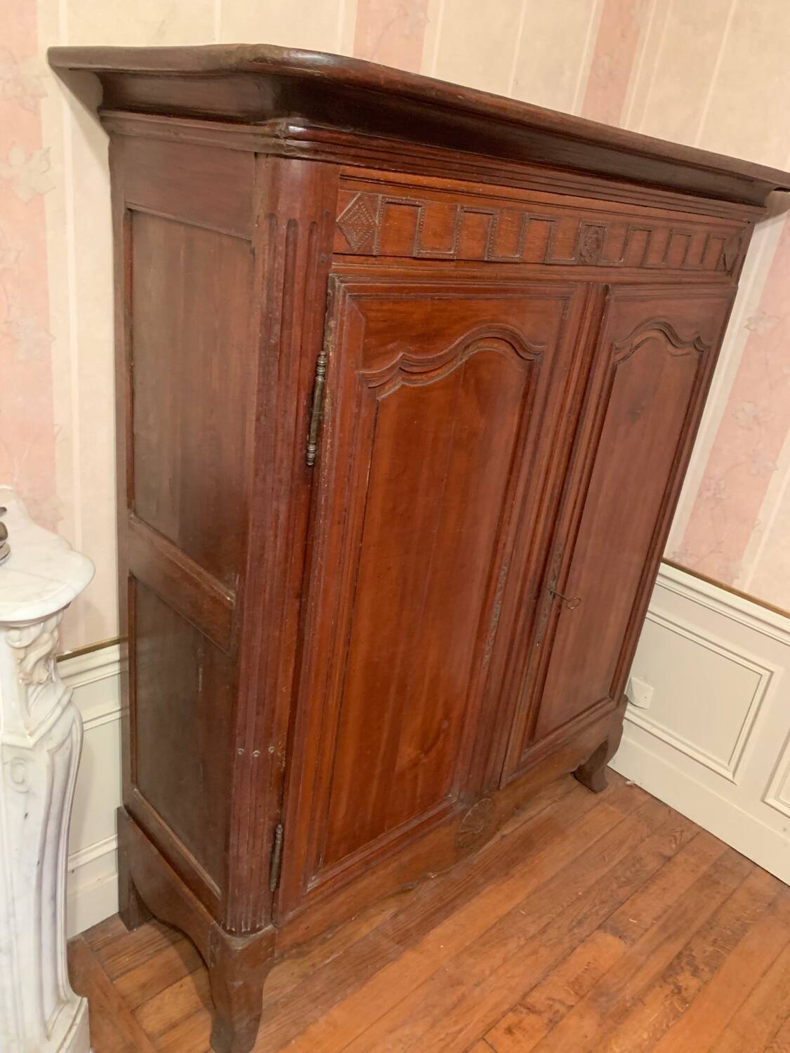Louis XV Bassette cabinet from the 18th century