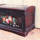 Lacquered wood chest, Napoleon III style
