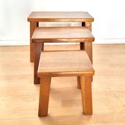 3 tables gigognes Brutaliste 70' en chêne blond