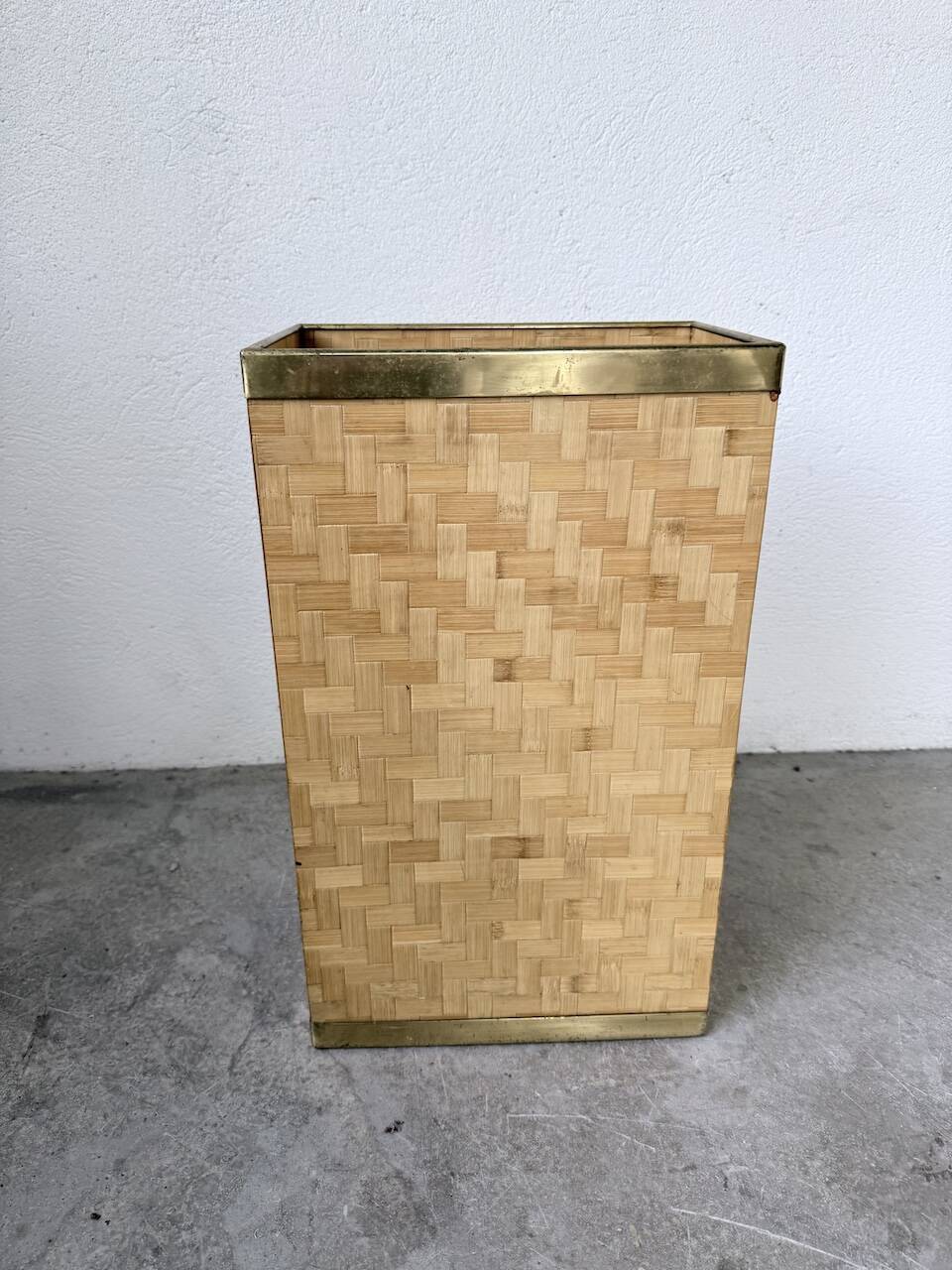 Woven wicker umbrella stand and brass Metal Linea Nova 1960