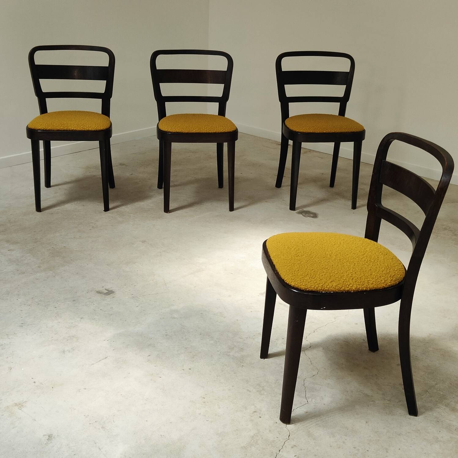 Set of 4 Thonet art deco chairs 1930, mustard yellow buckle