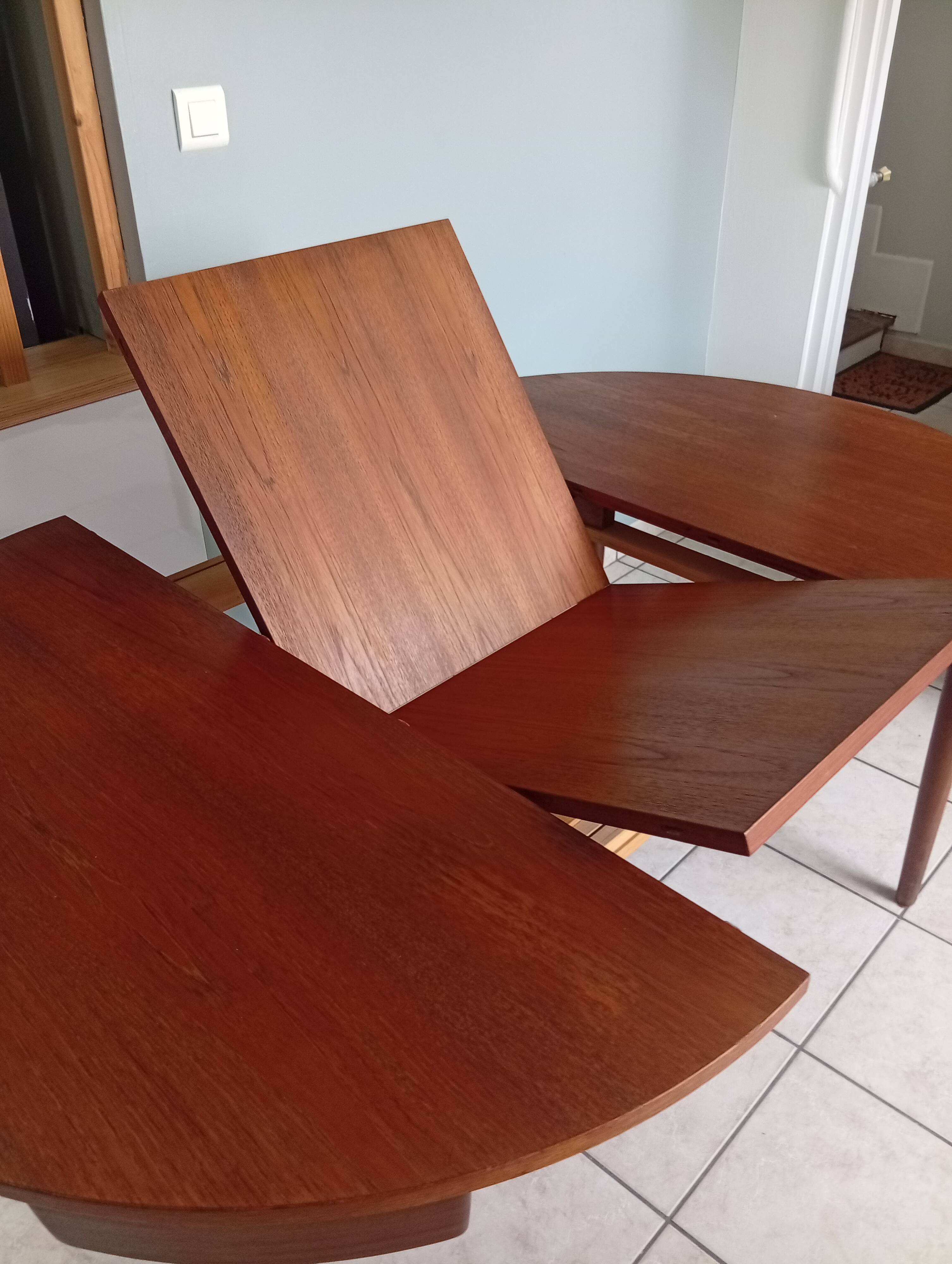 Danish table Frem Røjle Hans Olsen extendable round Scandinavian