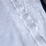 Tablecloth and 12 towels