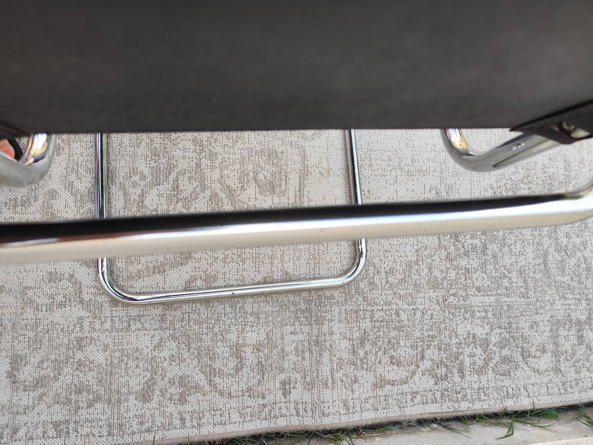 Set of 4 chrome tubular chairs