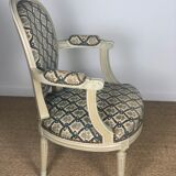 Paire de fauteuils médaillons Louis XVI