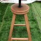 Petit tabouret réglable en bois massif