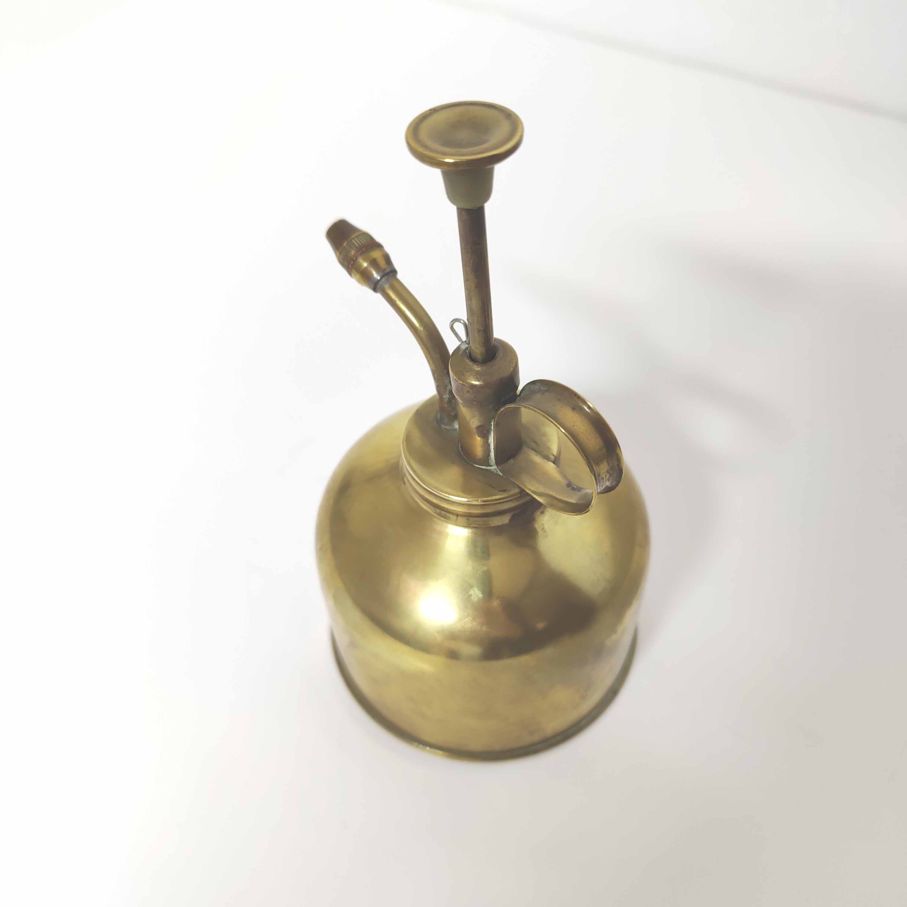 Golden brass spray