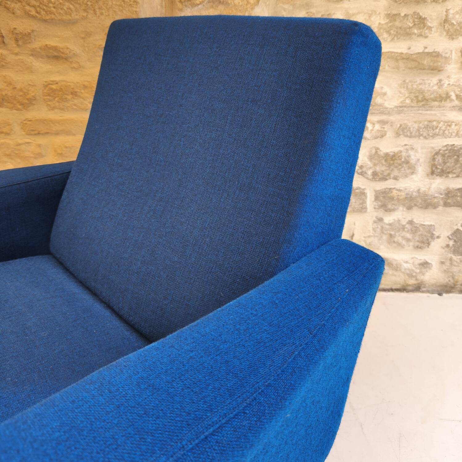 Pair of Troïka armchairs, design by Paul Geoffroy, Airborne edition.