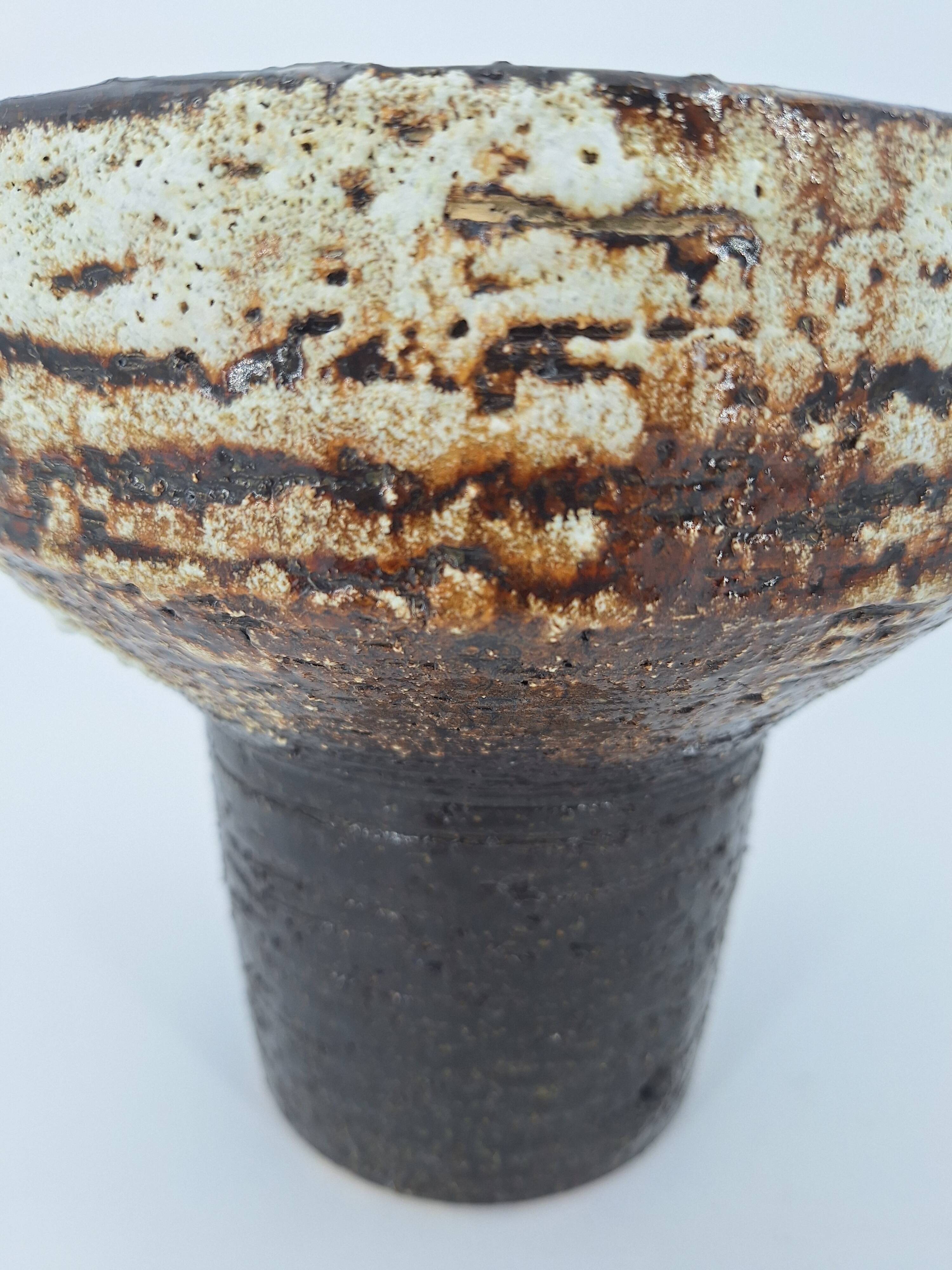 Modernist brutalist standing vase chamotte stoneware shaded brown, ocher, ivory Scandinavian design 1970