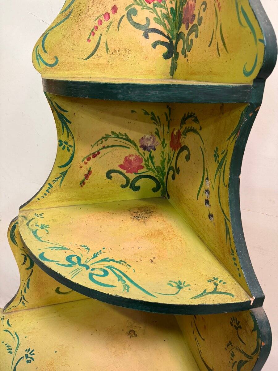 Louis XV style Venetian curved corner cupboard in lacquered wood