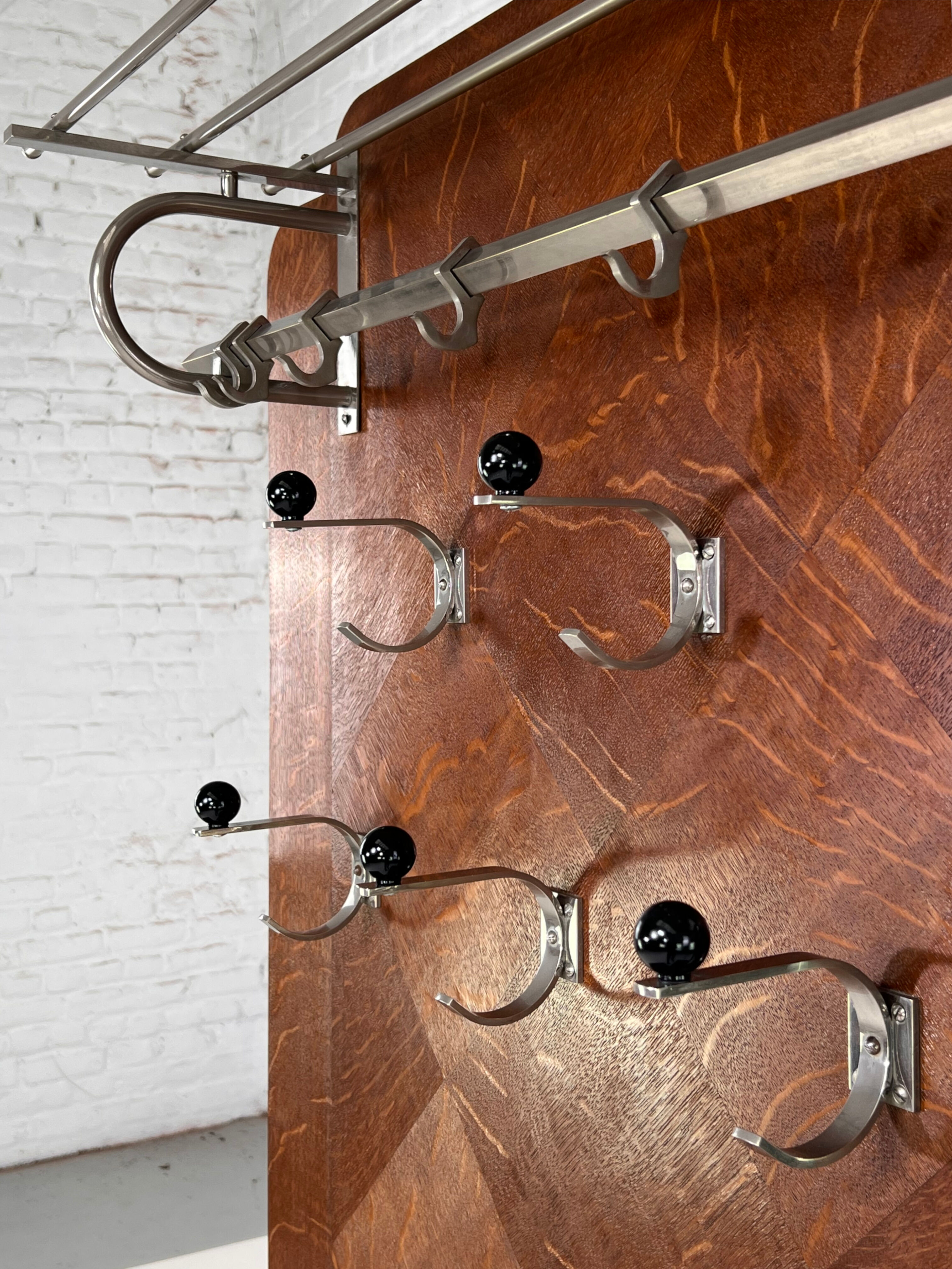 Porte-manteau vestiaire d'entrée Art Deco en bois, métal et miroir