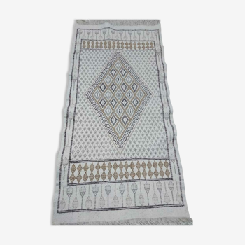 Berber carpet handmade in pure wool beige 78 x 158 cm