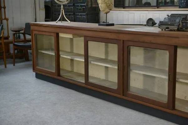Large counter/trade sideboard with sliding glass doors