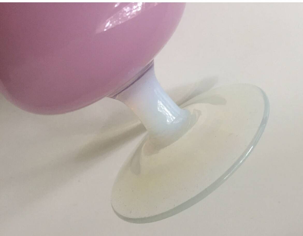 Beau Vase à pied en Opaline rose