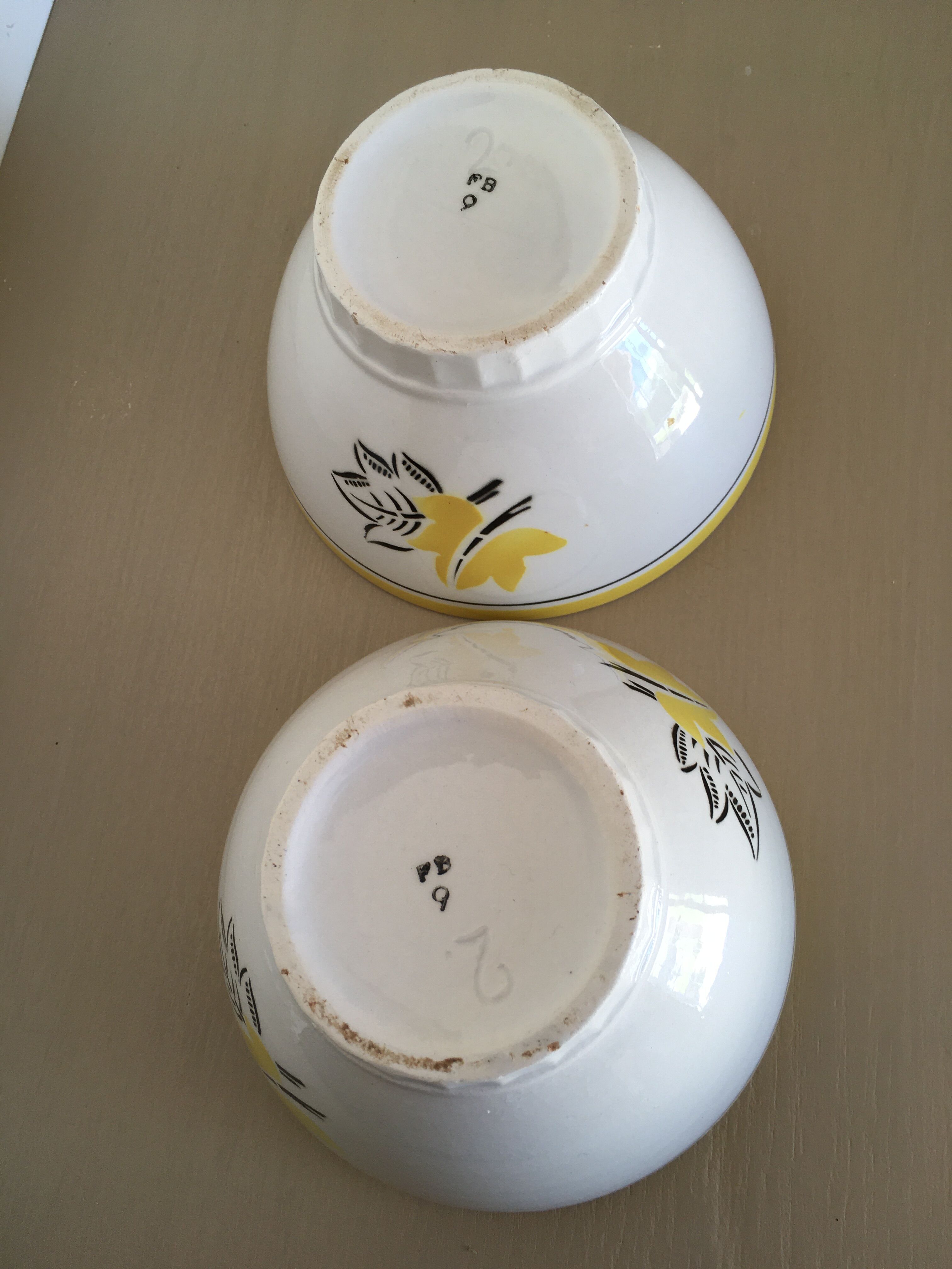 2 vintage earthenware bowls