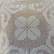 Dessus de lit / nappe / rideau ancien en crochet