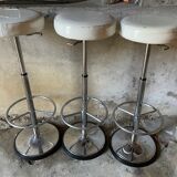 Height adjustable bar stool