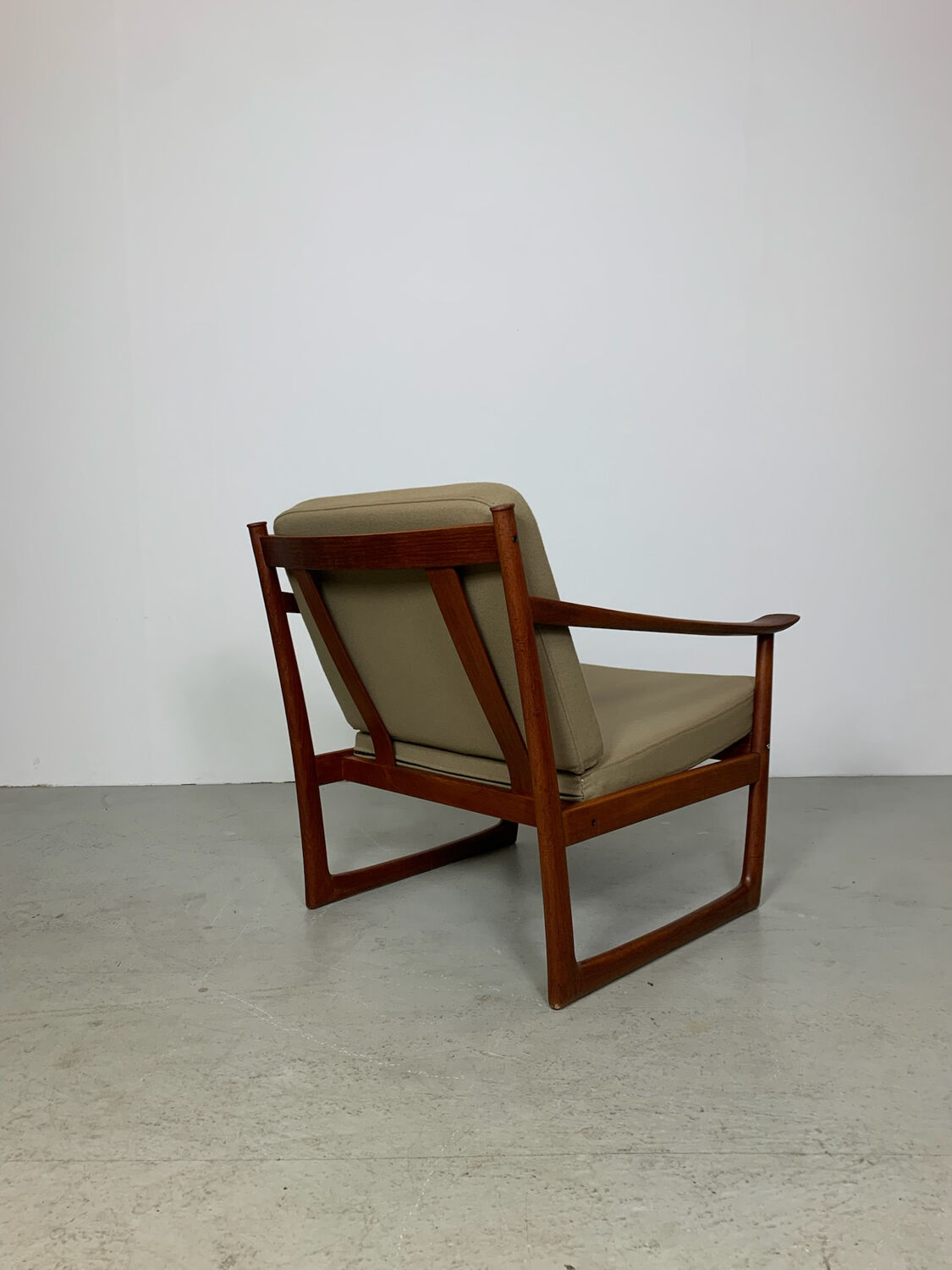 Danish teak easy FD 130 chair by Peter Hvidt & Orla Mølgaard