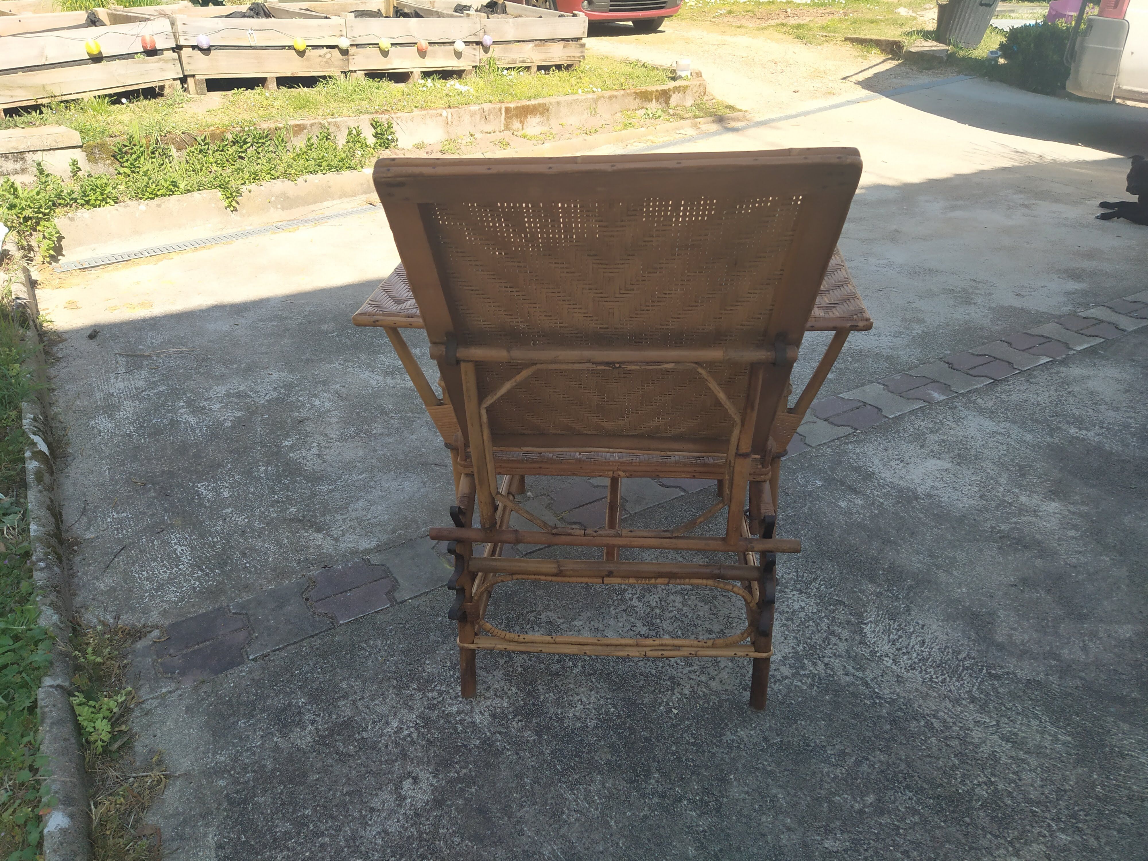 Former rattan and bamboo lounge chair in 1920