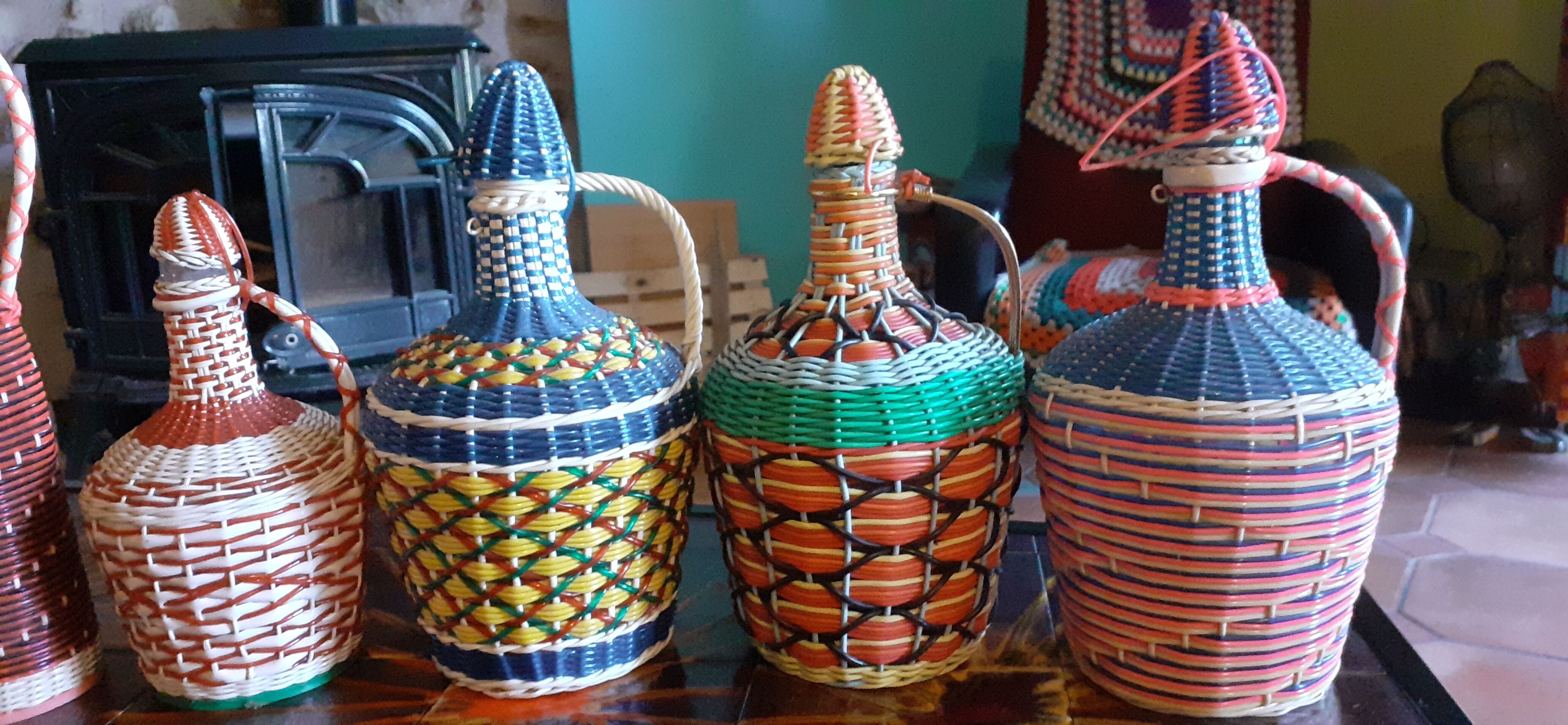 Lot of 7 scoubidou bottles