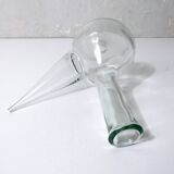 Ancienne carafe à vin en verre