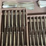 Wiskerman couverts pour 12 personnes - 127 pieces.
