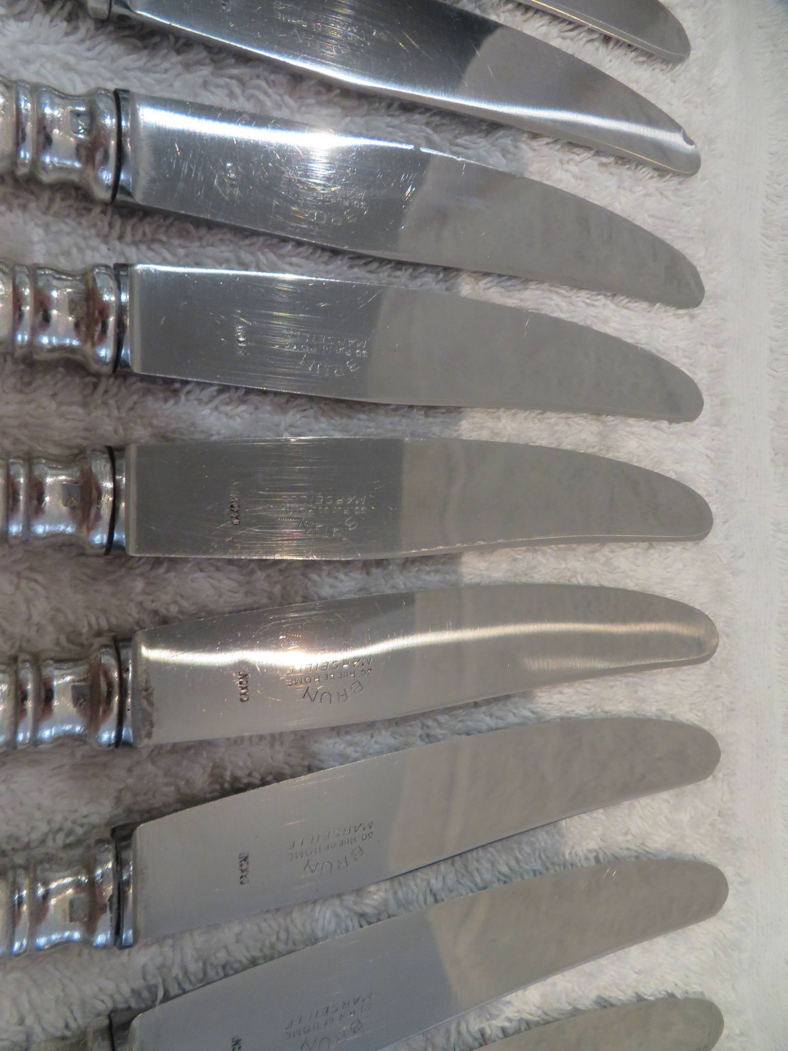11 silver-plated dessert knives, Ercuis goldsmith, Roses model, Louis XVI style