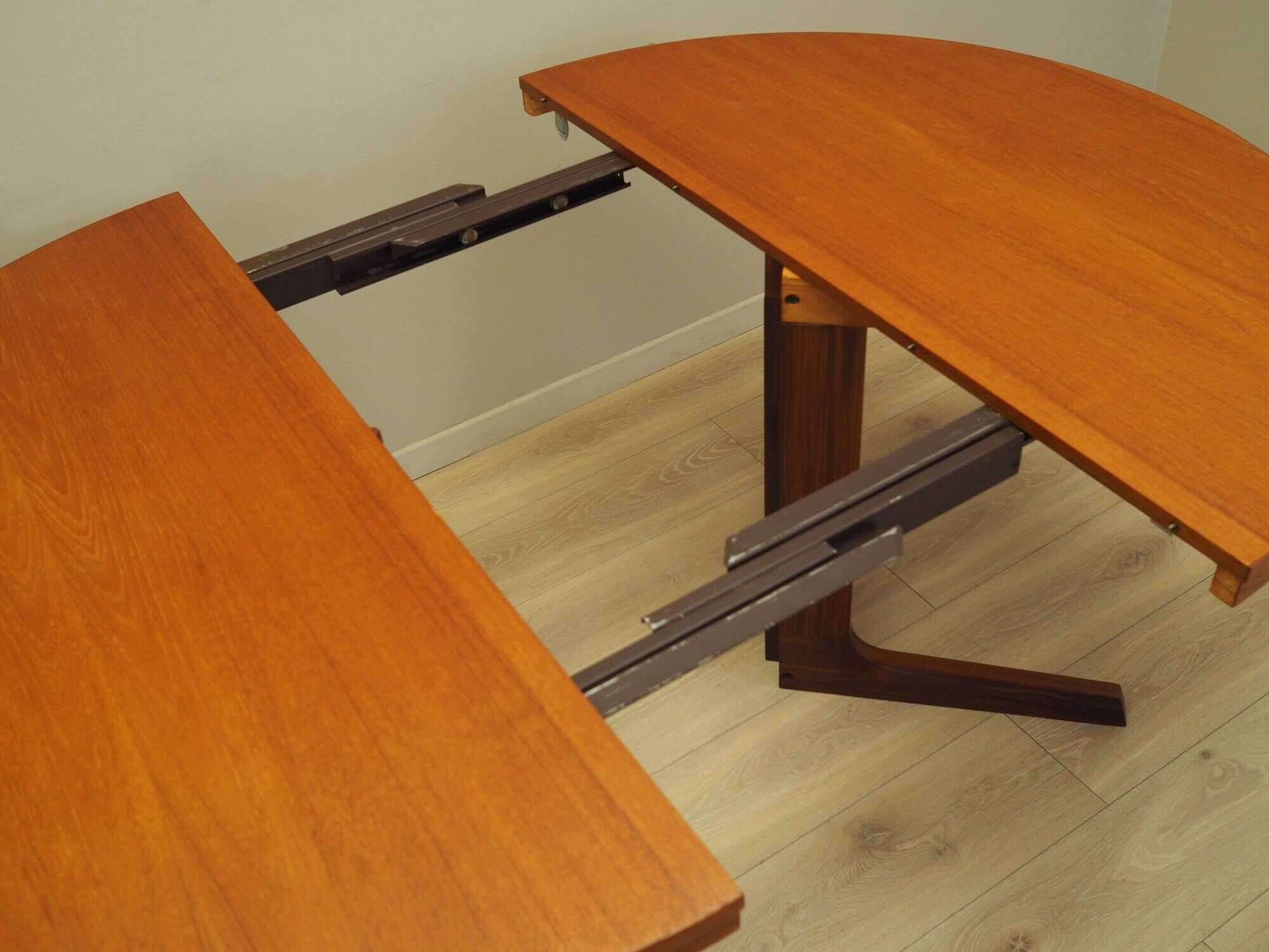 Round teak table, Danish design, 1970s, production: Denmark