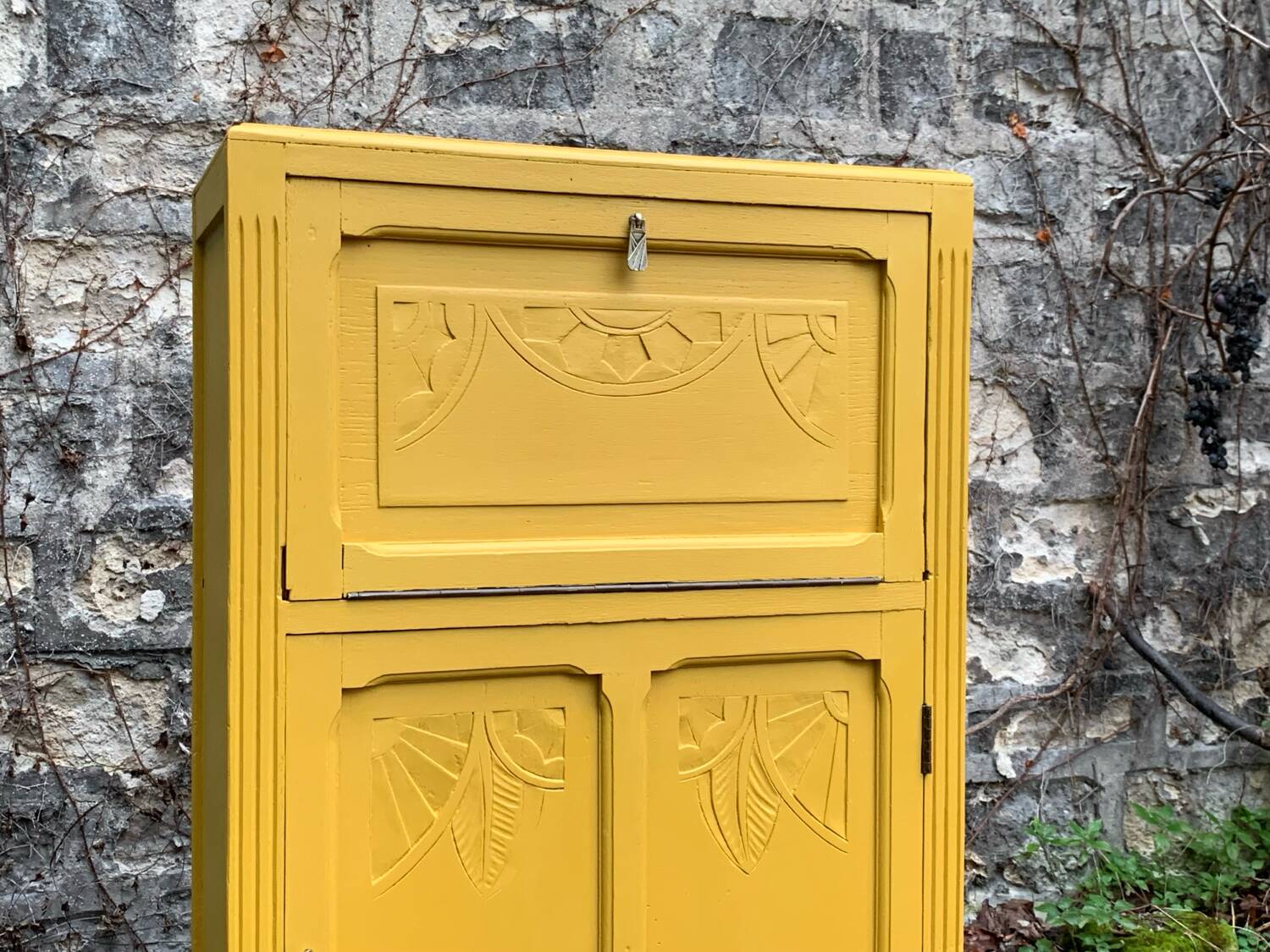Parisian art deco buffet in yellow ochre