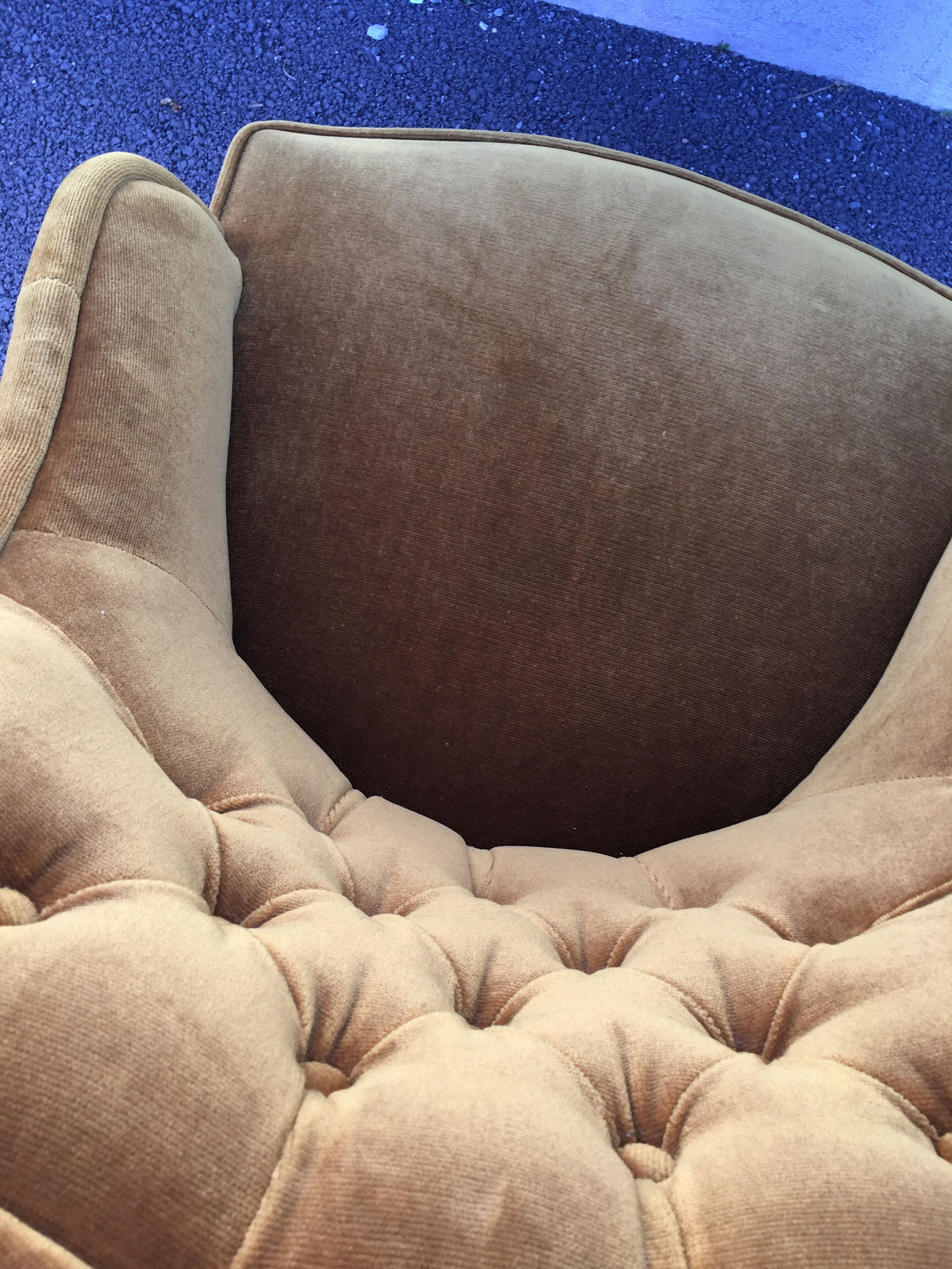 Vintage toad chair velvet gold
