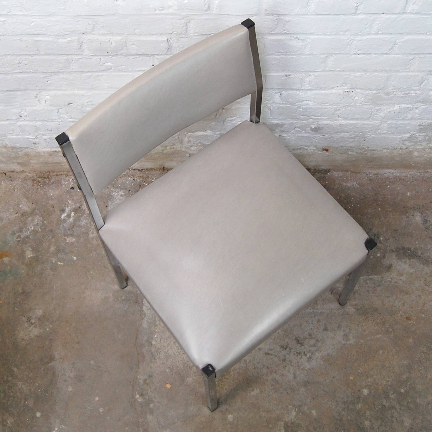 Chaise "Roma" par Pierre Guariche pour Meurop 1965