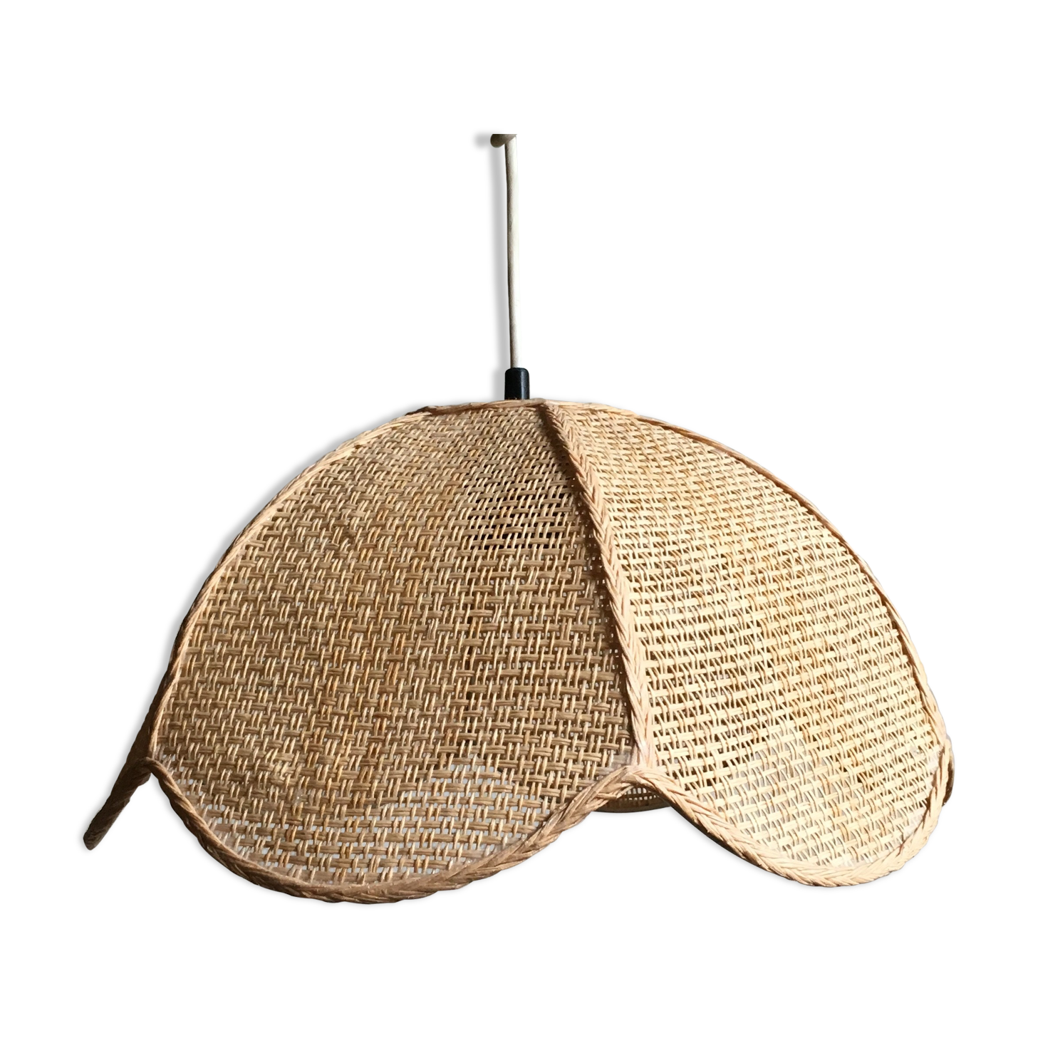 Vintage wicker hanging lamp