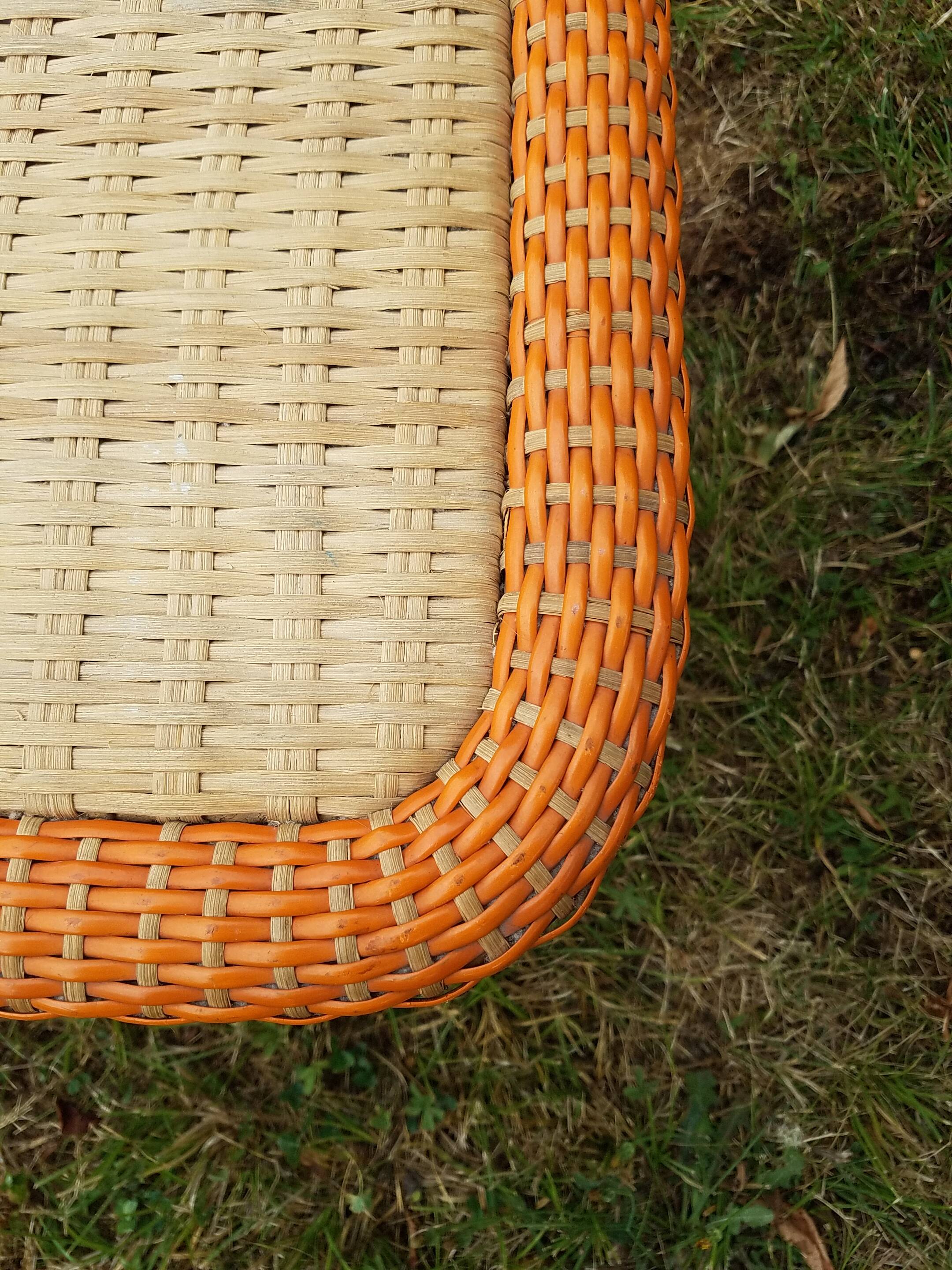Fauteuil et table en rotin pour enfant