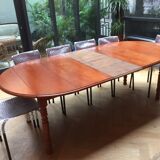 Expandable roundtable