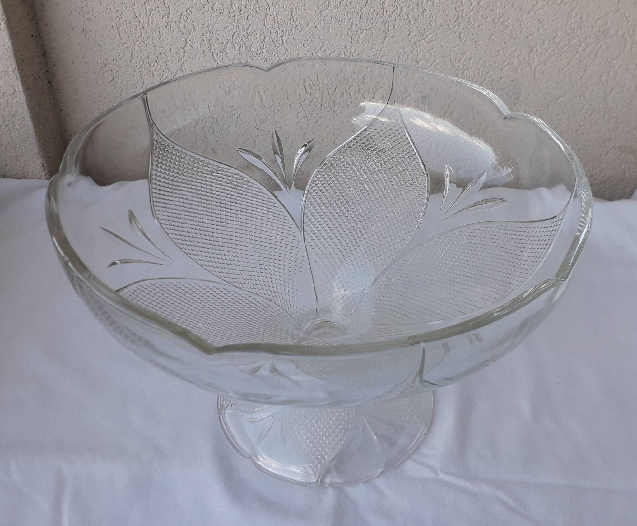 Glass footed bowl